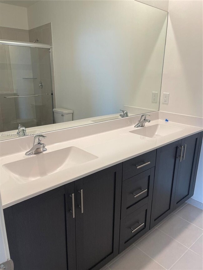 Building Photo - 20564 NE 5th Pl