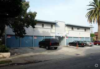 Building Photo - 821 N Eucalyptus Ave ( 216 W Plymouth St )