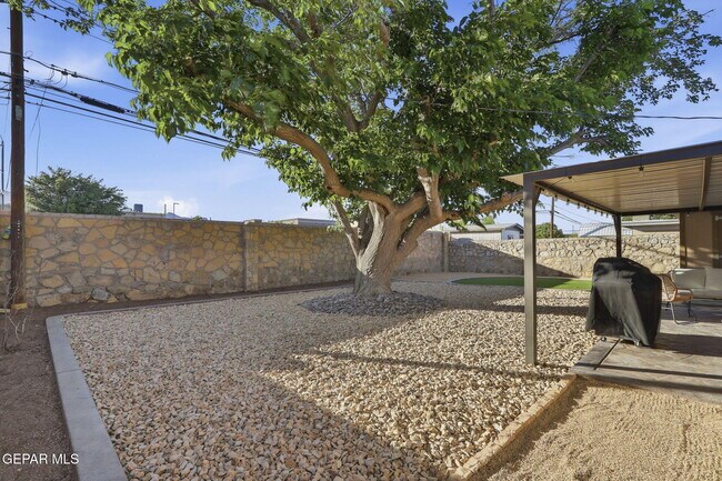 Building Photo - 4873 Mcgregor Dr