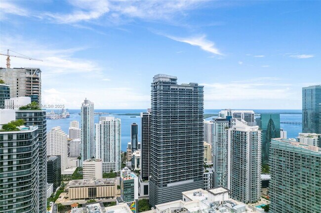 Building Photo - 1000 Brickell Plaza
