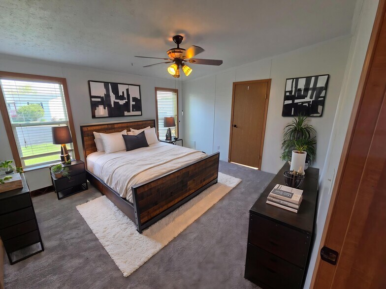 Building Photo - 649A Blue Bird Cir Unit 649A
