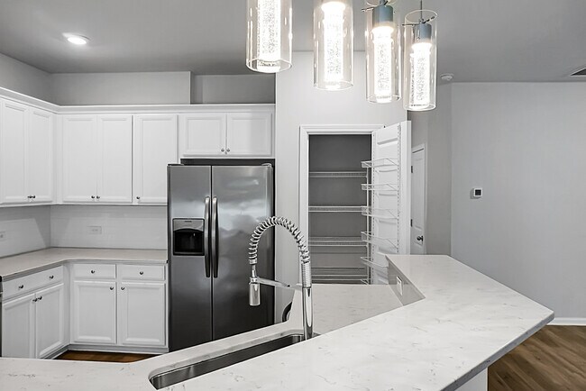 Building Photo - 210 Daniels Creek Cir