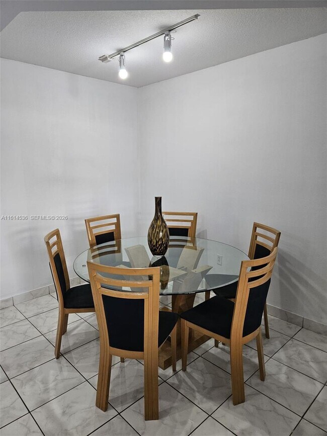 Building Photo - 2775 NE 187th St