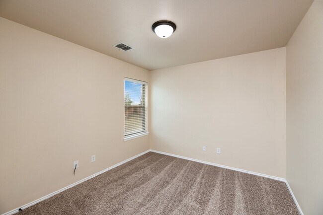 Building Photo - Beautiful 3 Bedroom Townhome located in Lavon,Texas!