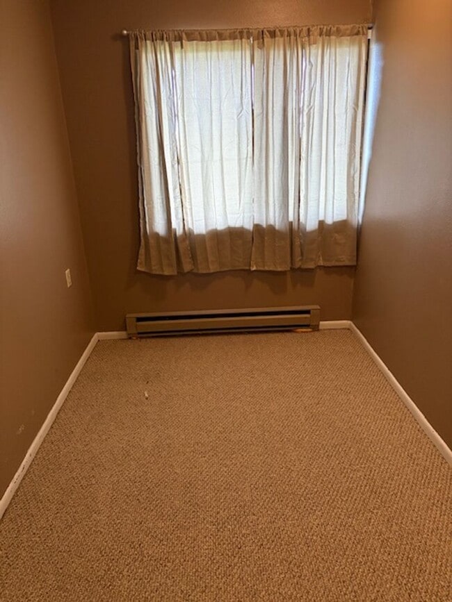 Building Photo - 209 Estelle St