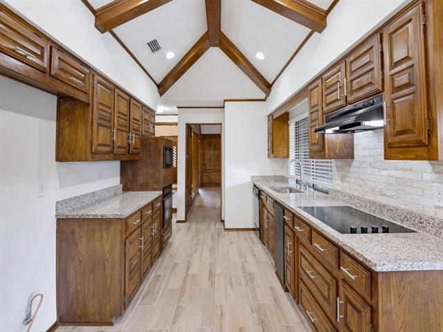 Building Photo - 5918 Brushy Creek Trail
