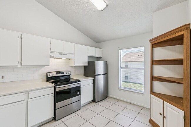 Building Photo - Spacious and Affordable 2/2 Condo In Lancelot at Winter Park