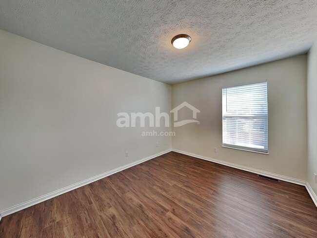 Building Photo - 2159 Glenview Dr