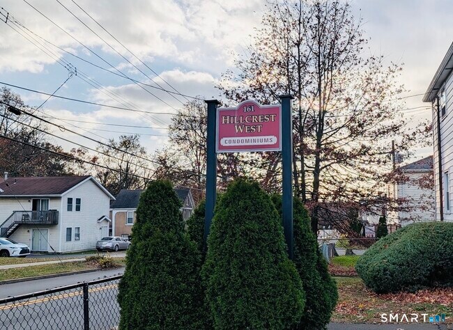 Building Photo - 161 W Spring St