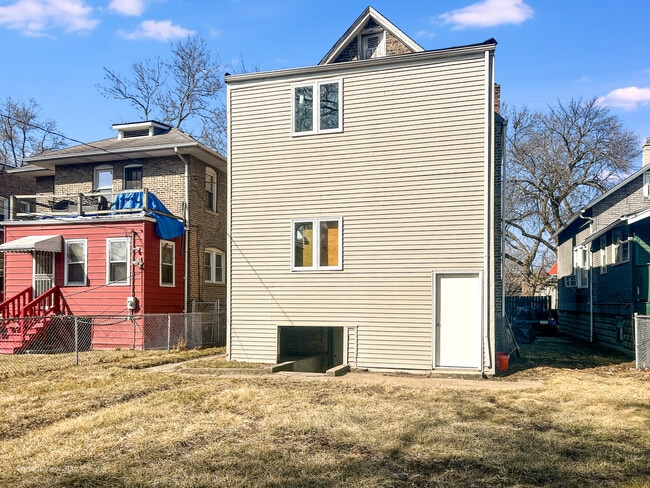 Building Photo - 7317 S Maryland Ave