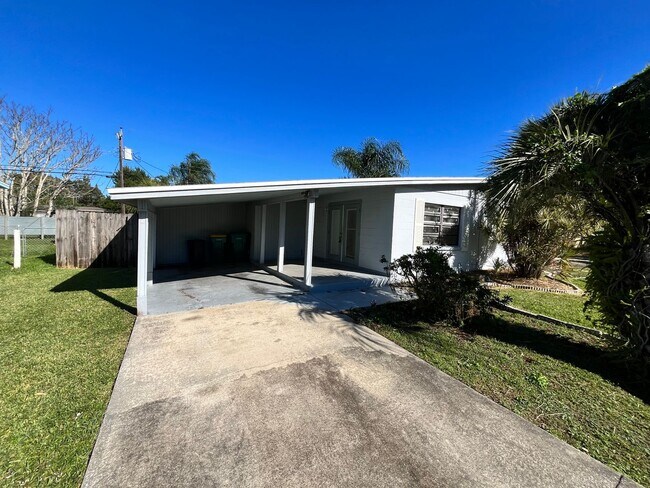 Building Photo - 2244 Shelby Dr