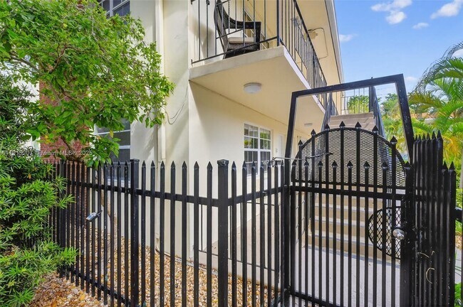 Building Photo - 345 Michigan Ave