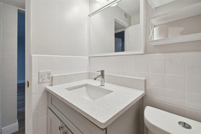 Building Photo - 2433 Brazilia Dr