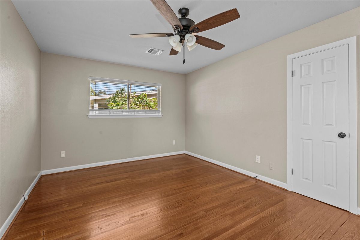 Building Photo - 10030 Haddington Dr