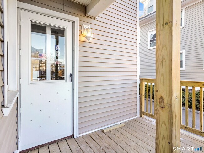 Building Photo - 27 5th St