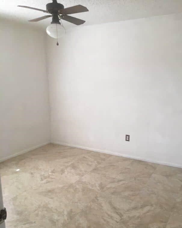Building Photo - 1704 Willow Ln