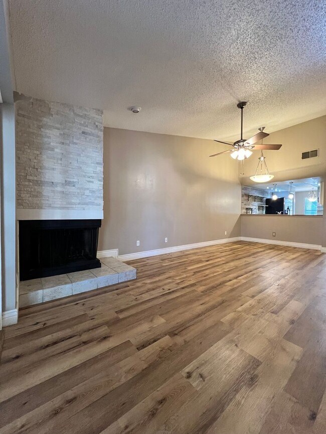 Building Photo - 8447 Tangelo Tree Dr