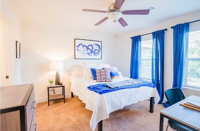 Building Photo - Garnet Crossing