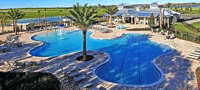 Building Photo - TWO BEDROOM TOWNHOUSE WITH LOFT AND PRIVTE BALCONY