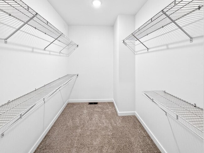 Building Photo - 585 Bailiwick Dr
