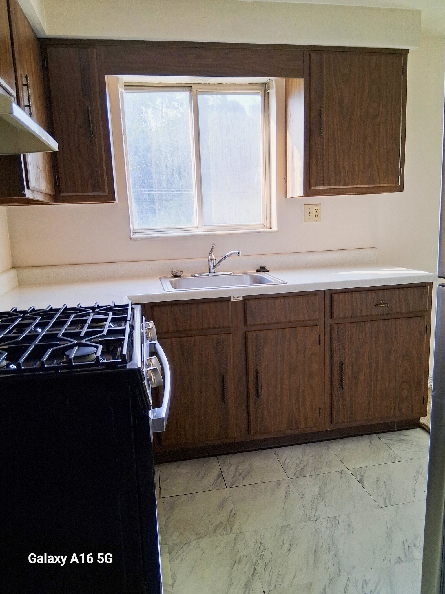 Bright sunny kitchen - 3309 W Run Rd
