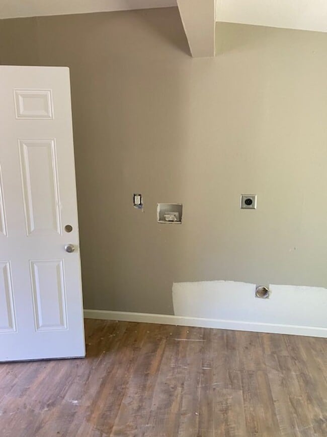 Building Photo - 3/2 PTISD FENCED YARD PET FRIENDLY