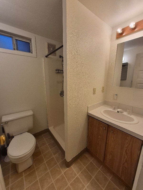 Building Photo - 1248 NW Ellan St