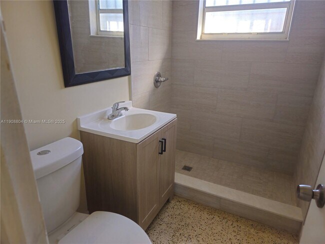 Building Photo - 2525 NW 11th Ave