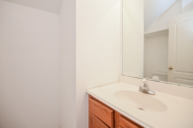 Building Photo - 21210 Woodland Green Dr