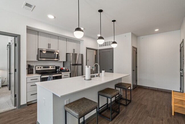 Building Photo - 6160 N Rural St