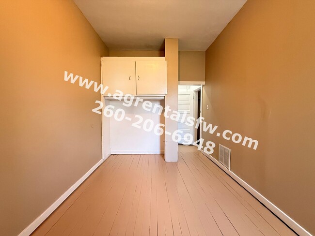 Building Photo - 7 bedroom house