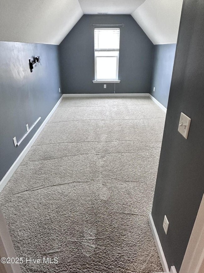 Building Photo - 109 Pennington St