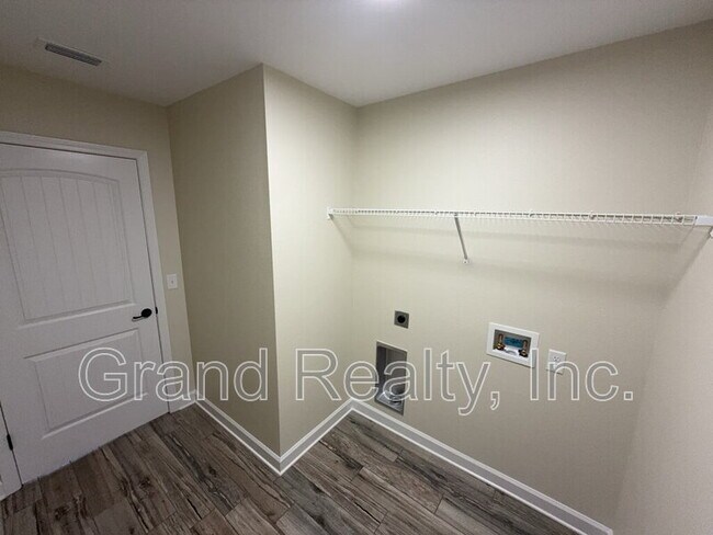 Building Photo - 4026 Roxies Ln