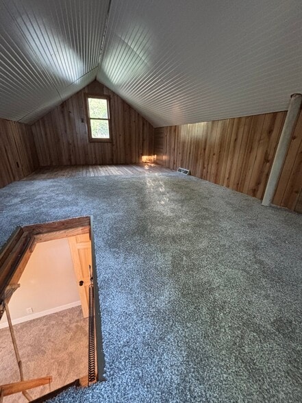 Building Photo - 1701 W Porter St