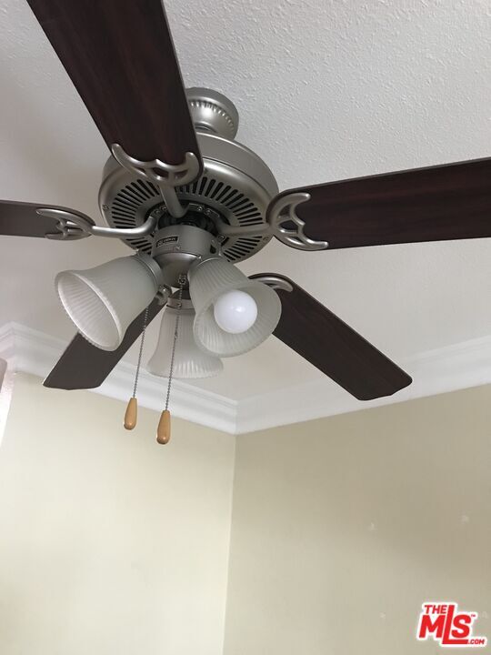 Building Photo - 355 N Maple St