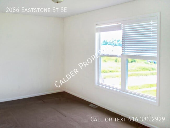 Building Photo - 2086 Eaststone St SE