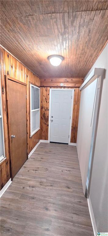 Building Photo - 1103 N Van Buren St