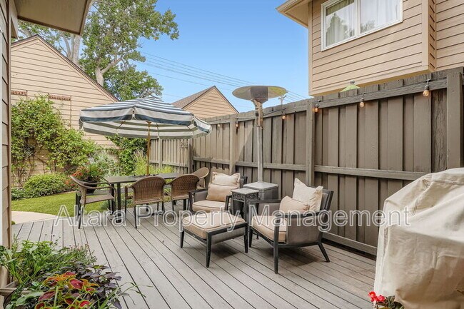 Building Photo - 287 S Holly St