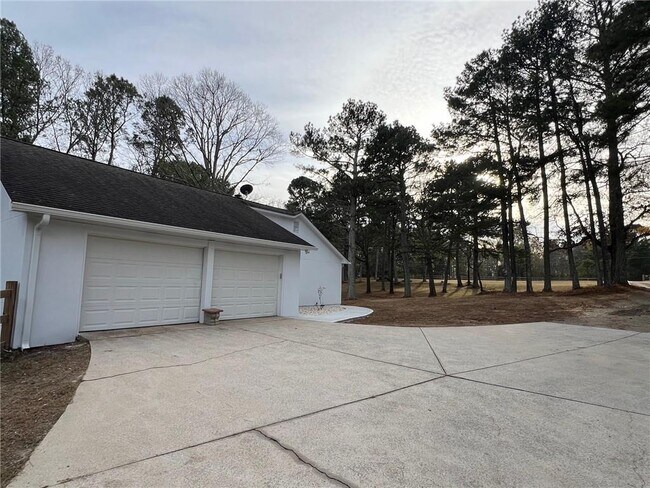 Building Photo - 1745 Mineral Springs Rd