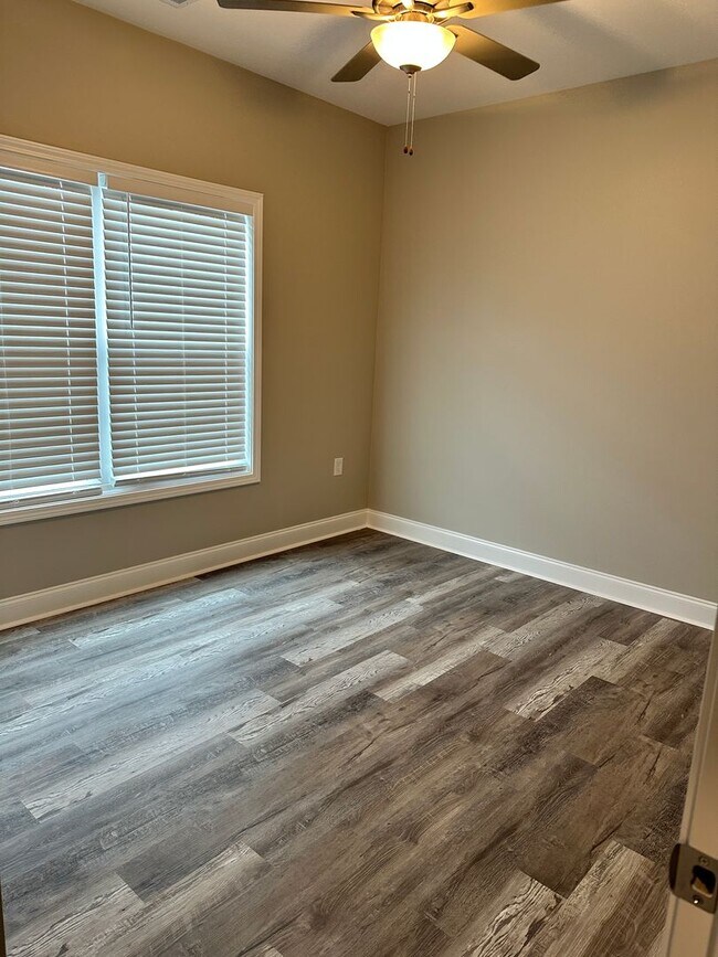 Building Photo - 2760 Cedrus Ave