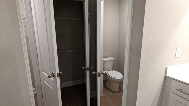 Building Photo - 116 Zancara St