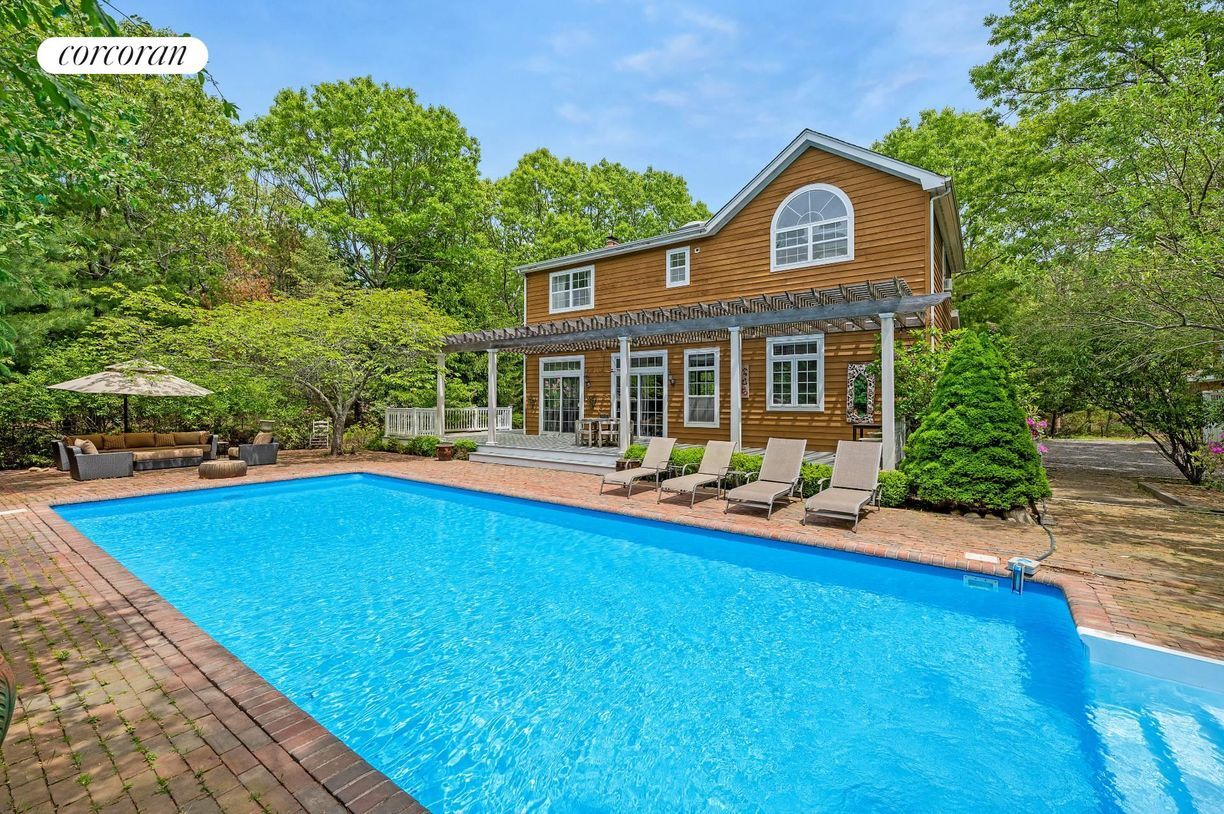 Building Photo - 5 Van Scoys Path E