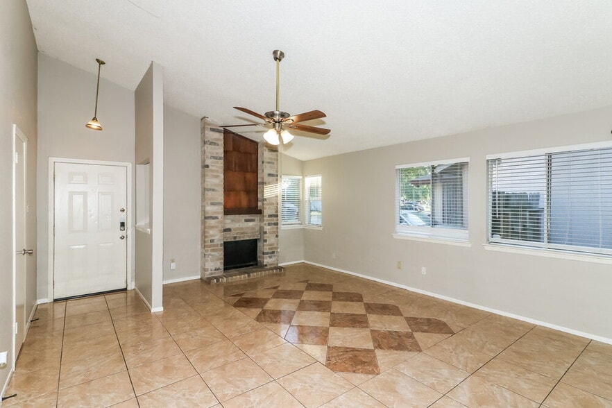 Building Photo - 17728 Northhagen Dr