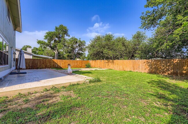 Building Photo - 11426 Bristle Oak Trail