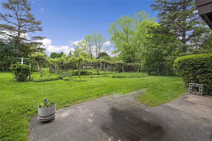 Building Photo - 147 Honness Ln