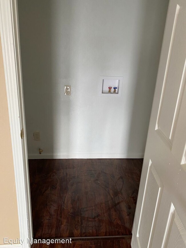 Building Photo - 3 br, 2 bath House - 2603 Walnut St.