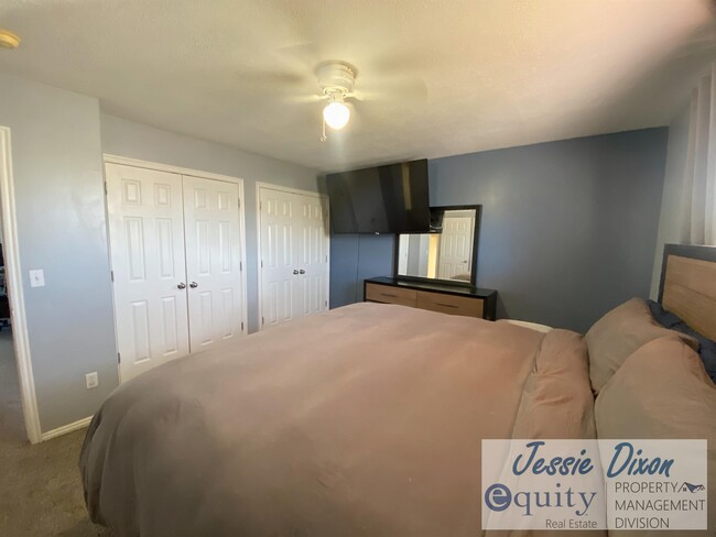 Building Photo - 2014 Jenny Ln.