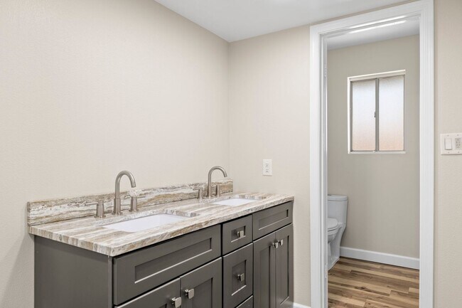 Building Photo - AMAZING ASU RENTAL CLOSE TO CAMPUS