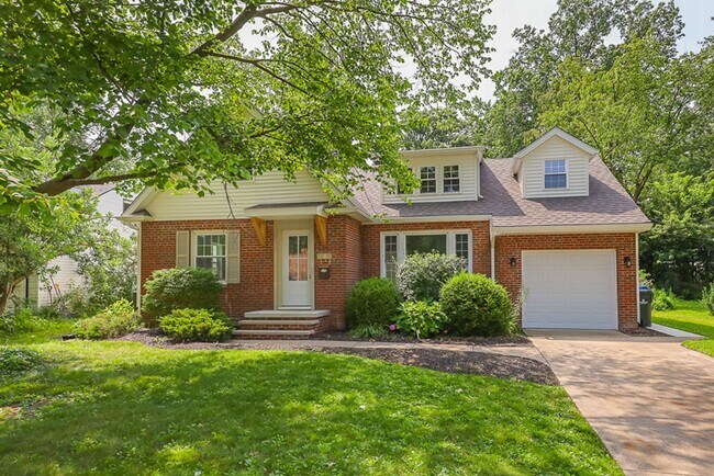 Building Photo - Four bedrooms/2.5 Baths Newly Remodeled Bay Village Home!