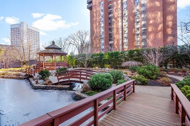 Building Photo - 4 Martine Ave